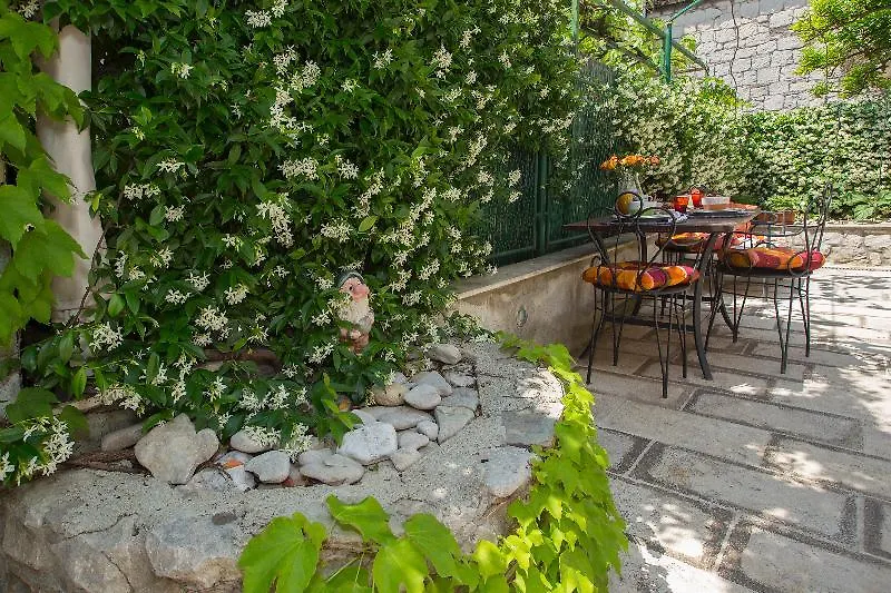 ספליט Apartment Alma מלון